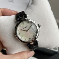 人気商品 グッチ 腕時計 どうスーパーコピー 防水 ウォッチ レザー  Gタイムレス レディース ブラック