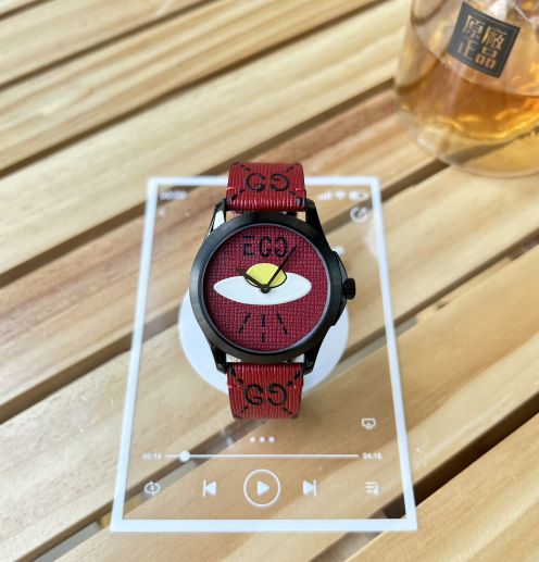グッチ腕時計買取価格偽物 ファッション ウォッチ  Gタイムレス 優雅 ビジネス 防水 プリント レッド