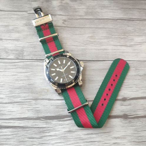 超激得の新品 グッチ腕時計 修理スーパーコピー ウォッチ 防水 ダイヴ 潜水 泳ぎ ハンサム ブラック