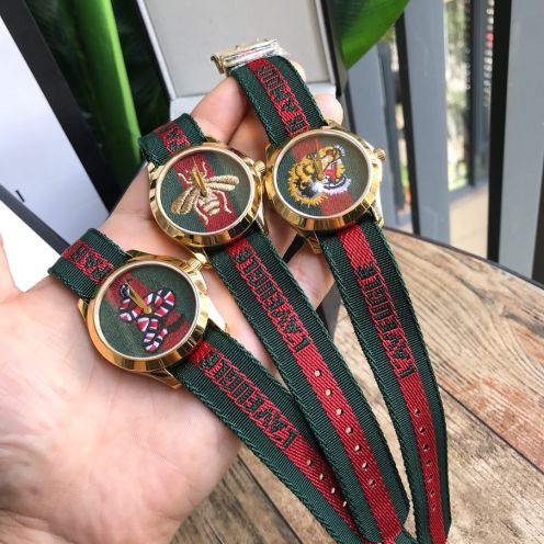 お洒落！独特 グッチ 腕時計 デジタルコピー ウォッチ 防水 ダイヴ 泳ぎ ドラエモン  紳士 刺繍 ゴールドケース