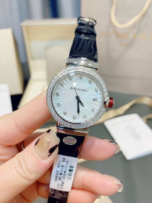 お洒落！ブルガリ時計 ムーブメント偽物 防水 ウォッチ 本革 レザー ダイヤモンド飾り 多色可選
