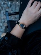ブレスレットウォッチスーパーコピー 革バンド 魅力 セルペンティ ウォッチ 蛇かたち ブラック
