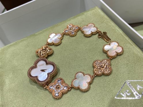 超人気 ヴァンクリーフ&アーペル ハワイ偽物 優雅 アルハンブラ ウォッチ 四つ葉 腕時計 ホワイト