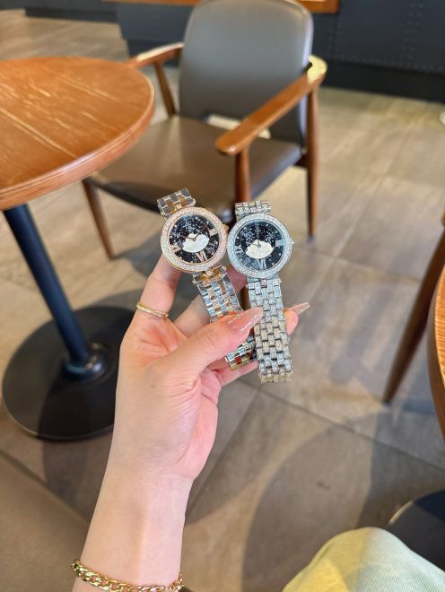 ヴァンクリーフ&アーペル 伊勢丹コピー スチールバンド 腕時計 ウォッチ ポエティック ダイヤ飾り 多色可選
