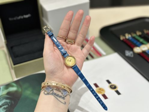 超激得の新品 ヴァンクリーフアーペル ロングネックレス激安通販 腕時計 ウォッチ ペルレ 優雅レディ ブルー