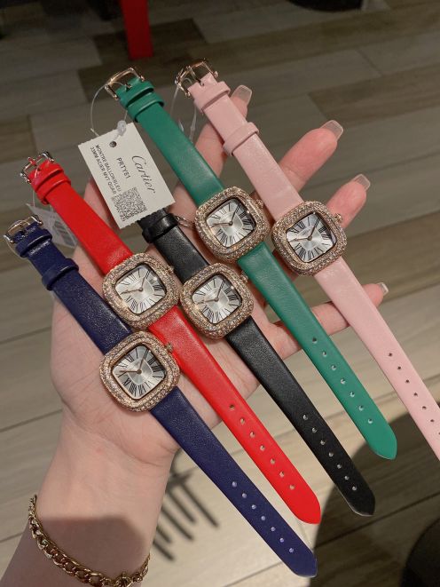 カルティエ 腕時計 廃盤コピー シンプル ウォッチ 防水 優雅 ダイヤ飾り COUSSIN レザー 多色可選