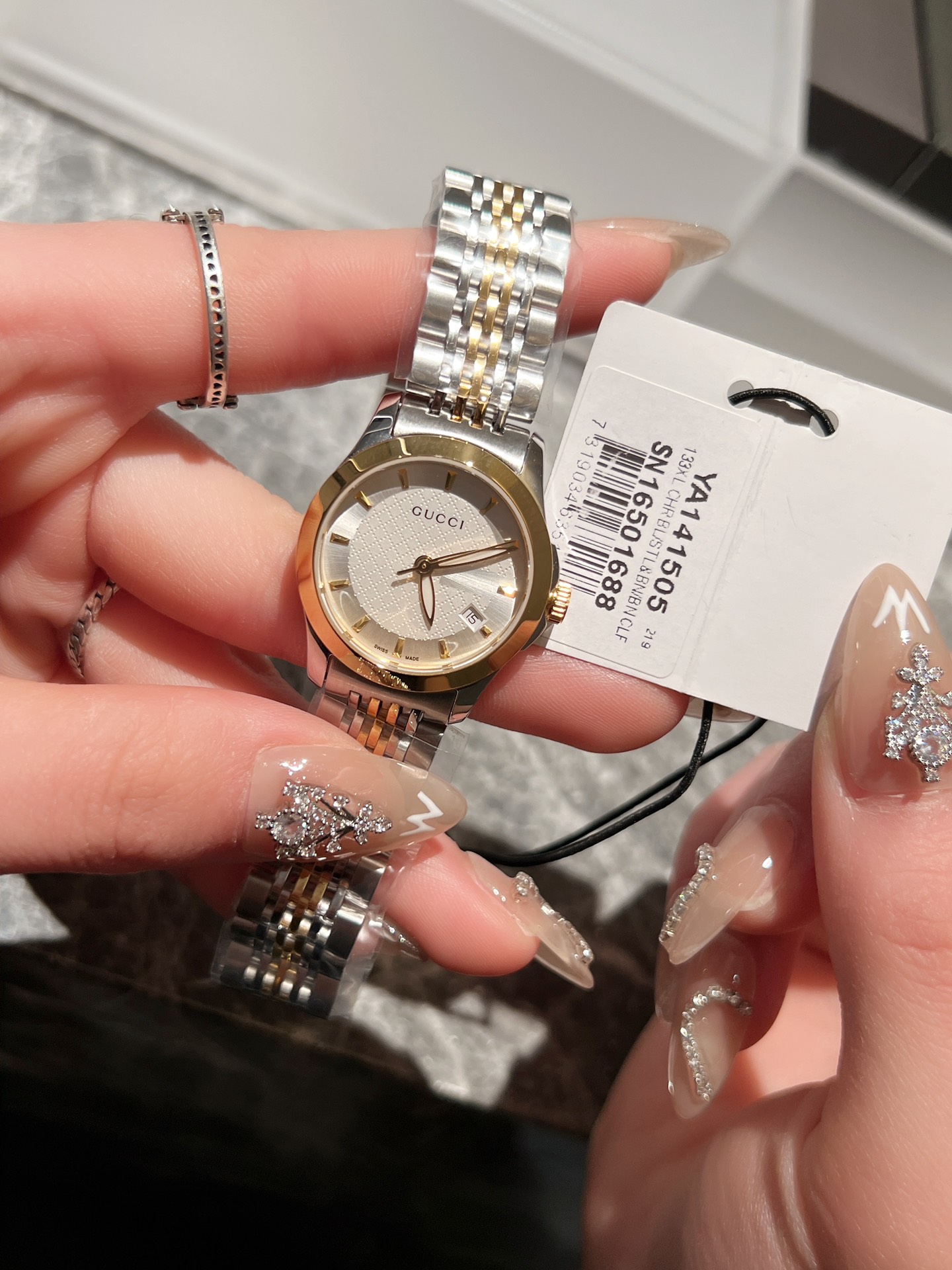 グッチ腕時計 ベルト交換スーパーコピー G-timeless スチールバンド 人気商品 女性 ホワイト_2