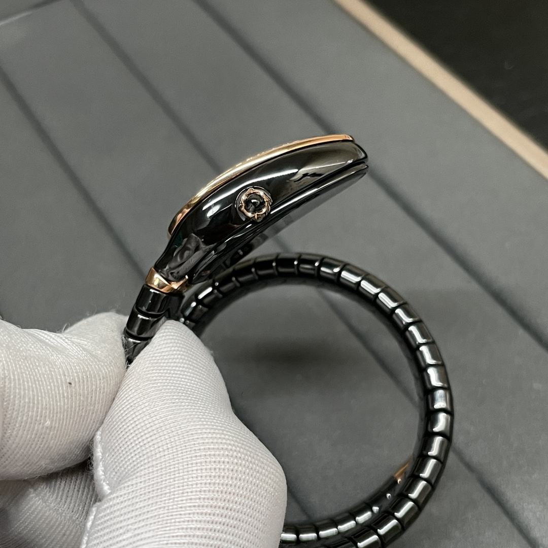 時計 ブルガリブルガリスーパーコピー セルペンティ Serpenti 蛇かたち ダイヤ付き 黒い文字盤 ブラック_6
