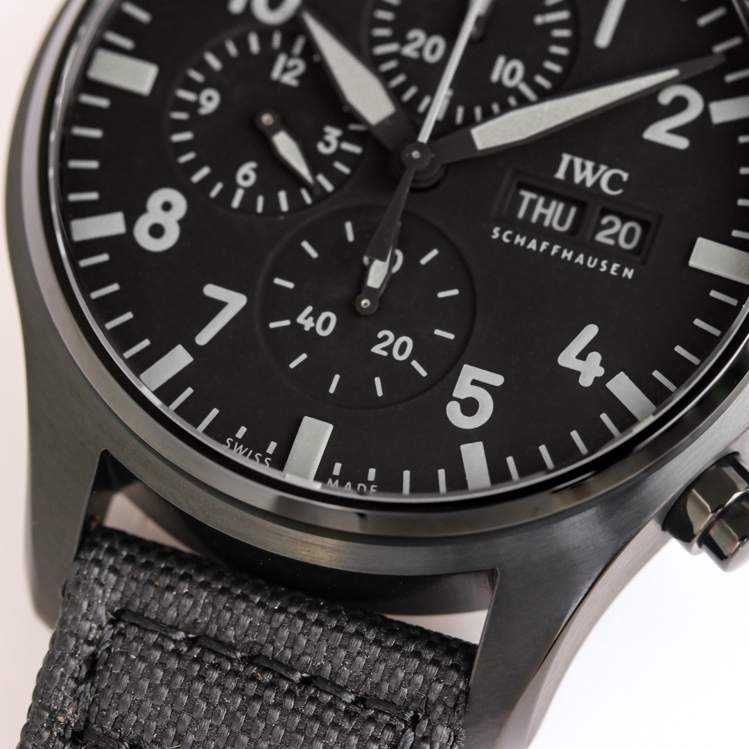 IWCシャフハウゼン 時計コピー うで時計 パイロットウォッチ 防水 男性 シンプル ブラック_6