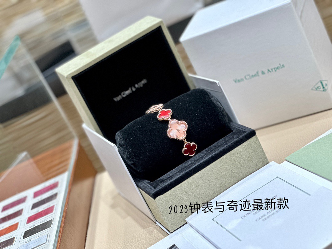 Alhambra ヴァンクリーフ&アーペル オンラインスーパーコピー 四つ葉 ウォッチ アクセサリー レッド_3