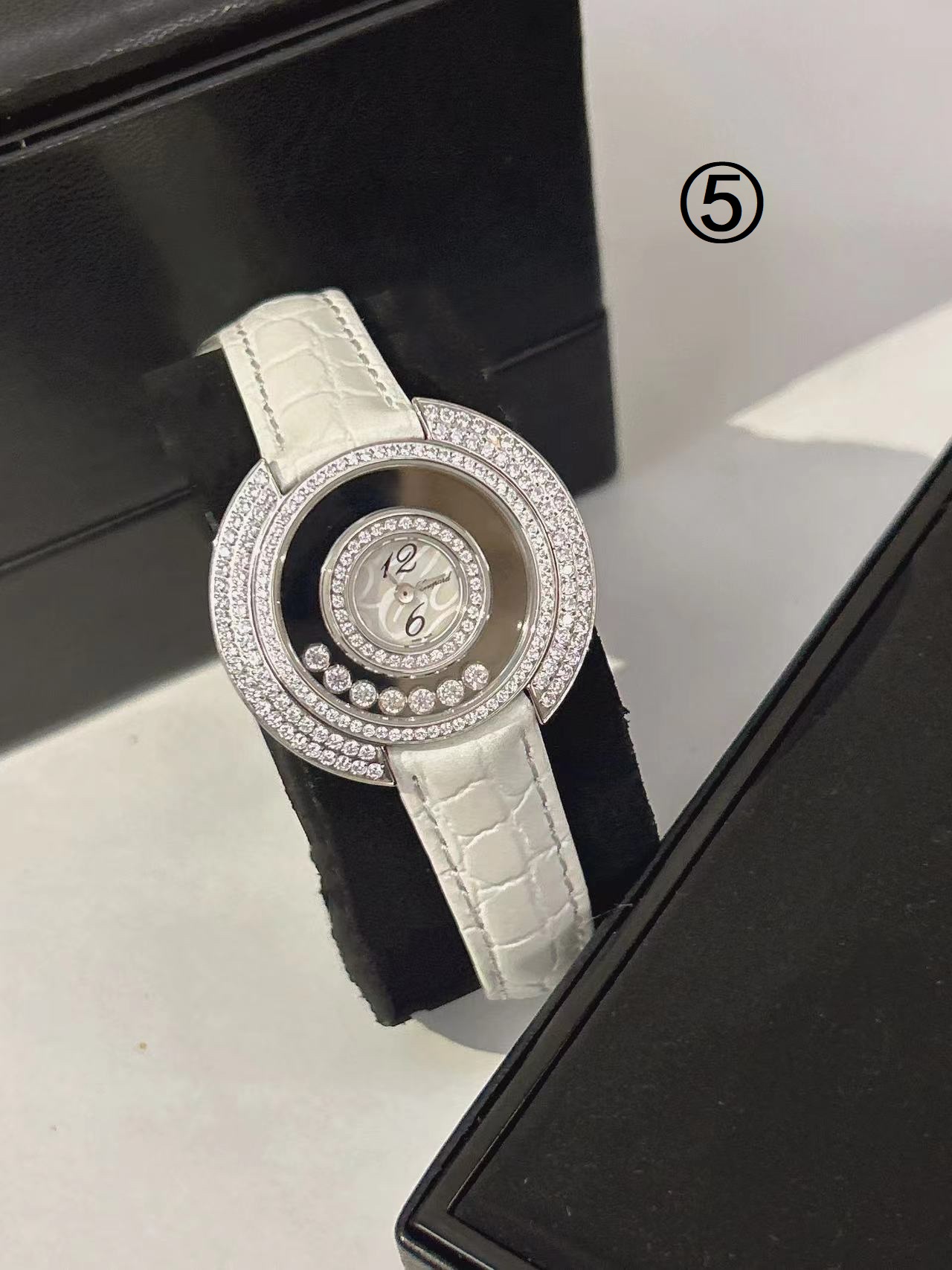 びっくりした価格 chopard ハッピー ダイヤモンド偽物 腕時計 ウォッチ 優雅 シンプル レディ ホワイト_5