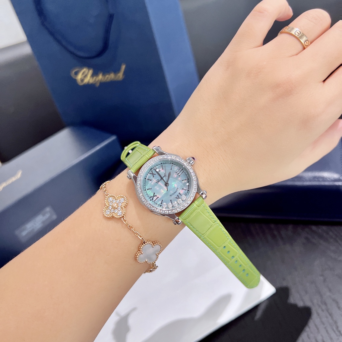 CHOPARDハッピー ダイヤモンド ショパールスーパーコピー シンプル  腕時計 ウォッチ 優雅 本革 レザー グリーン_6
