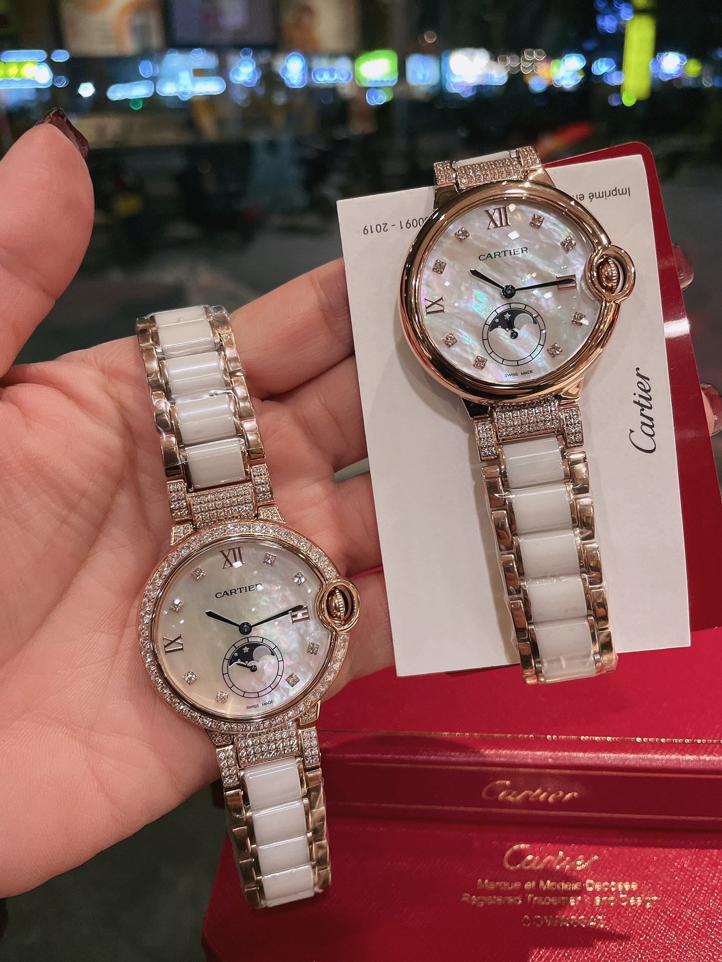 バロンブルー36mm カルティエ偽物 腕時計 レディウォッチ 優雅 ダイヤ飾り 眩しい ゴールドケース_7