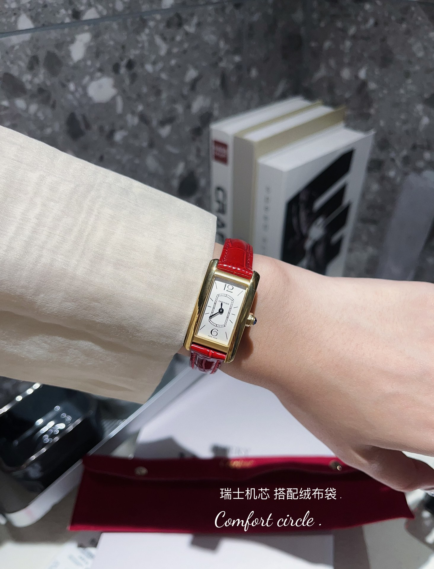 カルティエタンク 買取価格偽物 シンプル レザー  優雅レディ 腕時計 防水 ウォッチ レッド_5