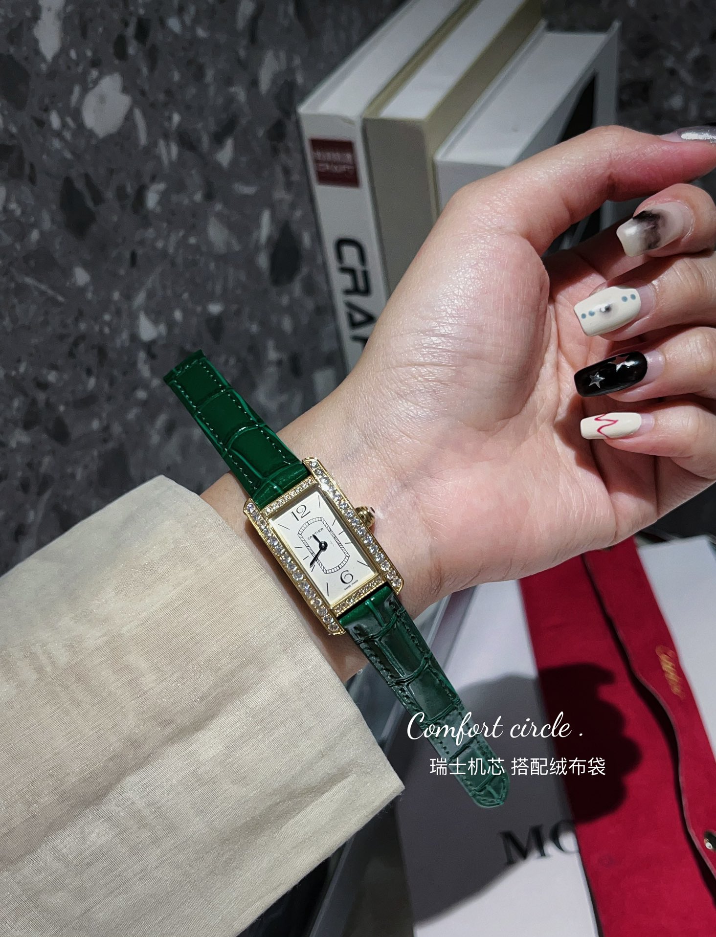 カルティエタンク 買取価格偽物 シンプル レザー  優雅レディ 腕時計 防水 ウォッチ レッド_8