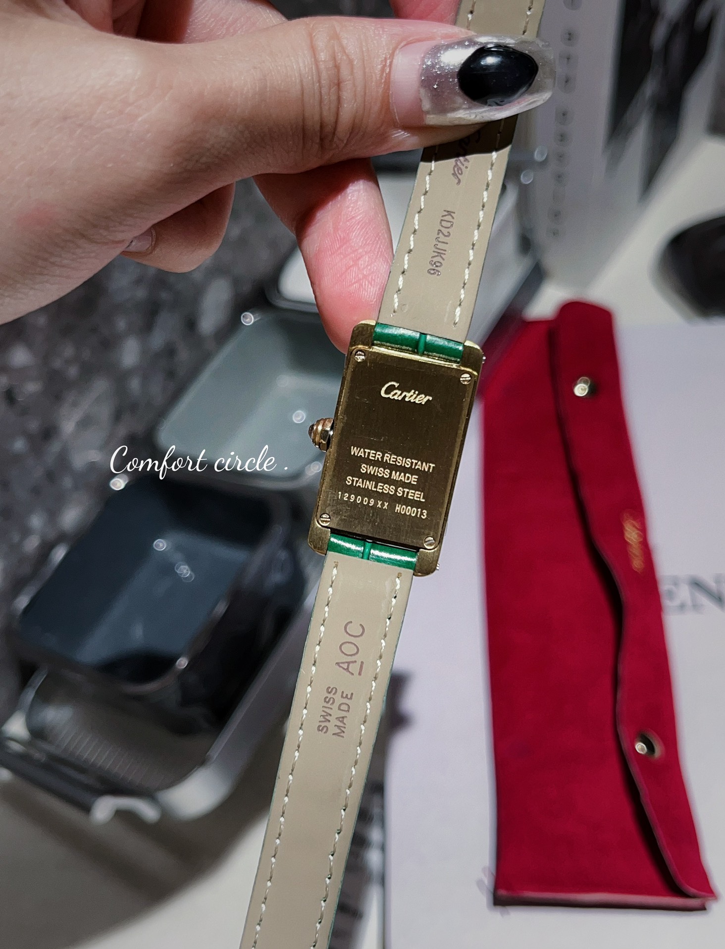 カルティエタンク 買取価格偽物 シンプル レザー  優雅レディ 腕時計 防水 ウォッチ レッド_9