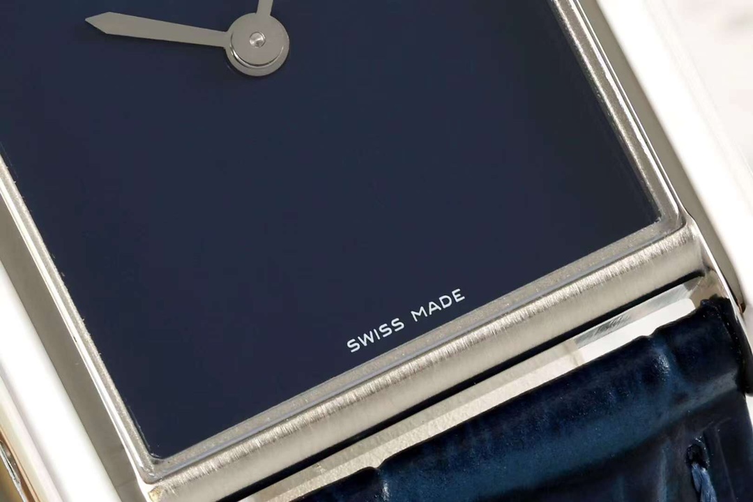 びっくりした価格カルティエタンク ゴールドコピー 腕時計 日常ウォッチ 優雅レディ 革バンド  防水 ブルー_5