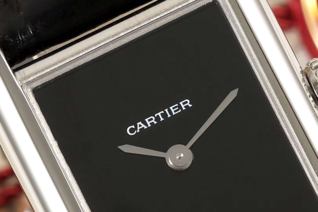 今季のおすすめ カルティエ タンク 耐久性偽物 ウォッチ 腕時計  防水 優雅レディ シンプル ブラック_4