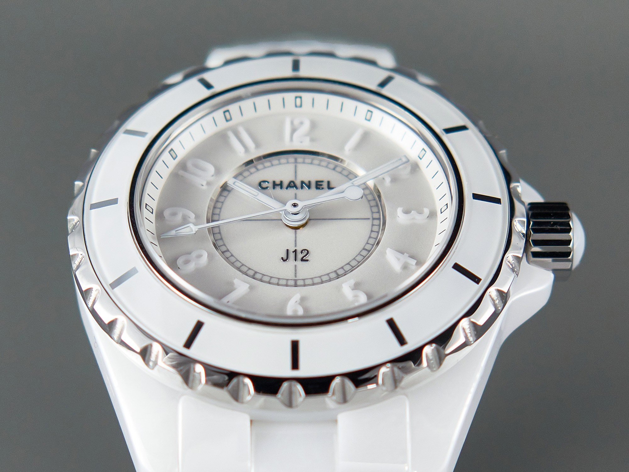 お得品‼chanelj12 値段スーパーコピー ウォッチ 防水 腕時計 ダイヤ飾り 男女兼用 H3442 ホワイト_3