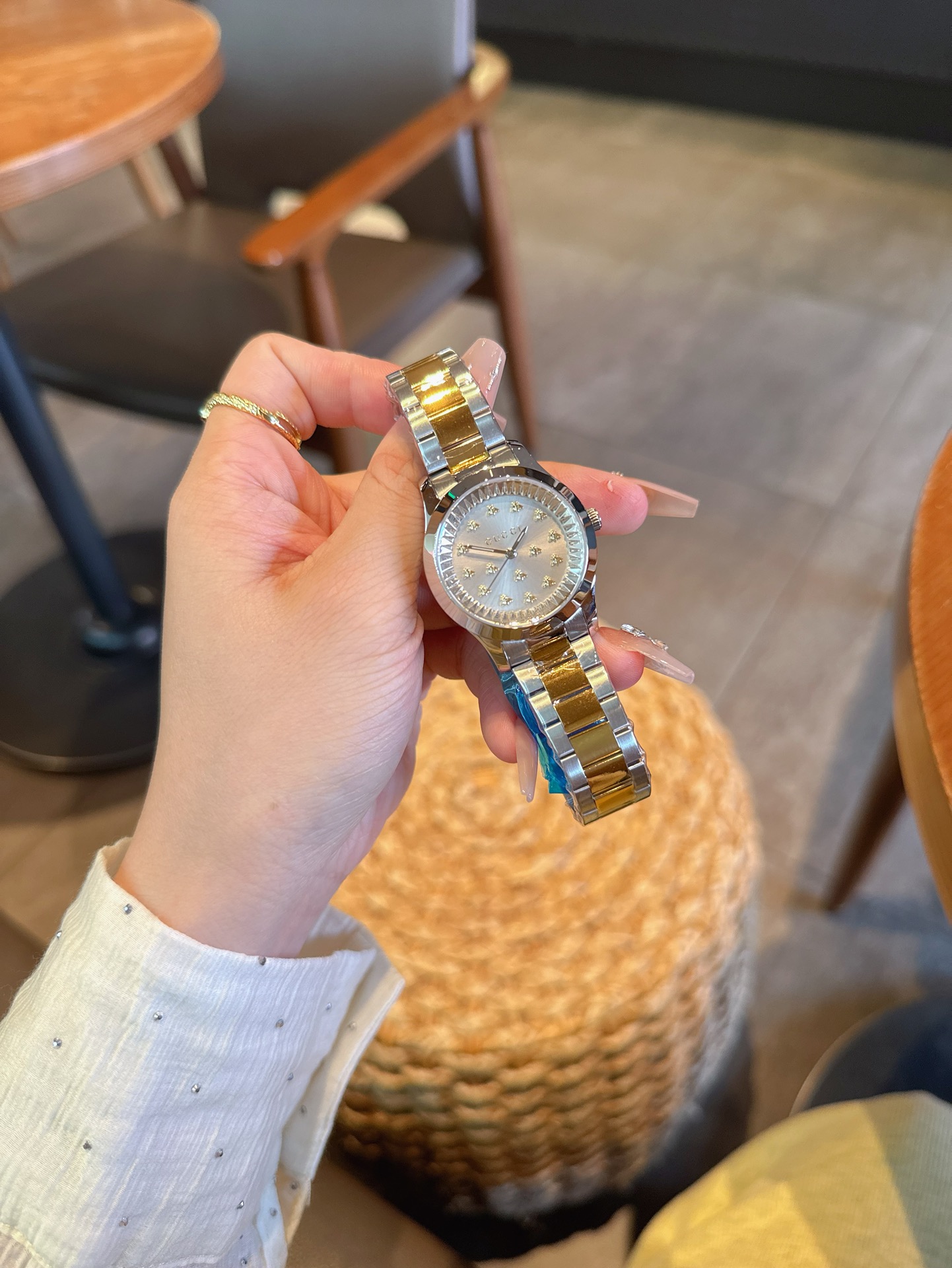 グッチ 腕時計 白偽物 蜜蜂こくいん ウォッチ 防水 ビジネス Gタイムレス ファッション ゴールドバンド_2