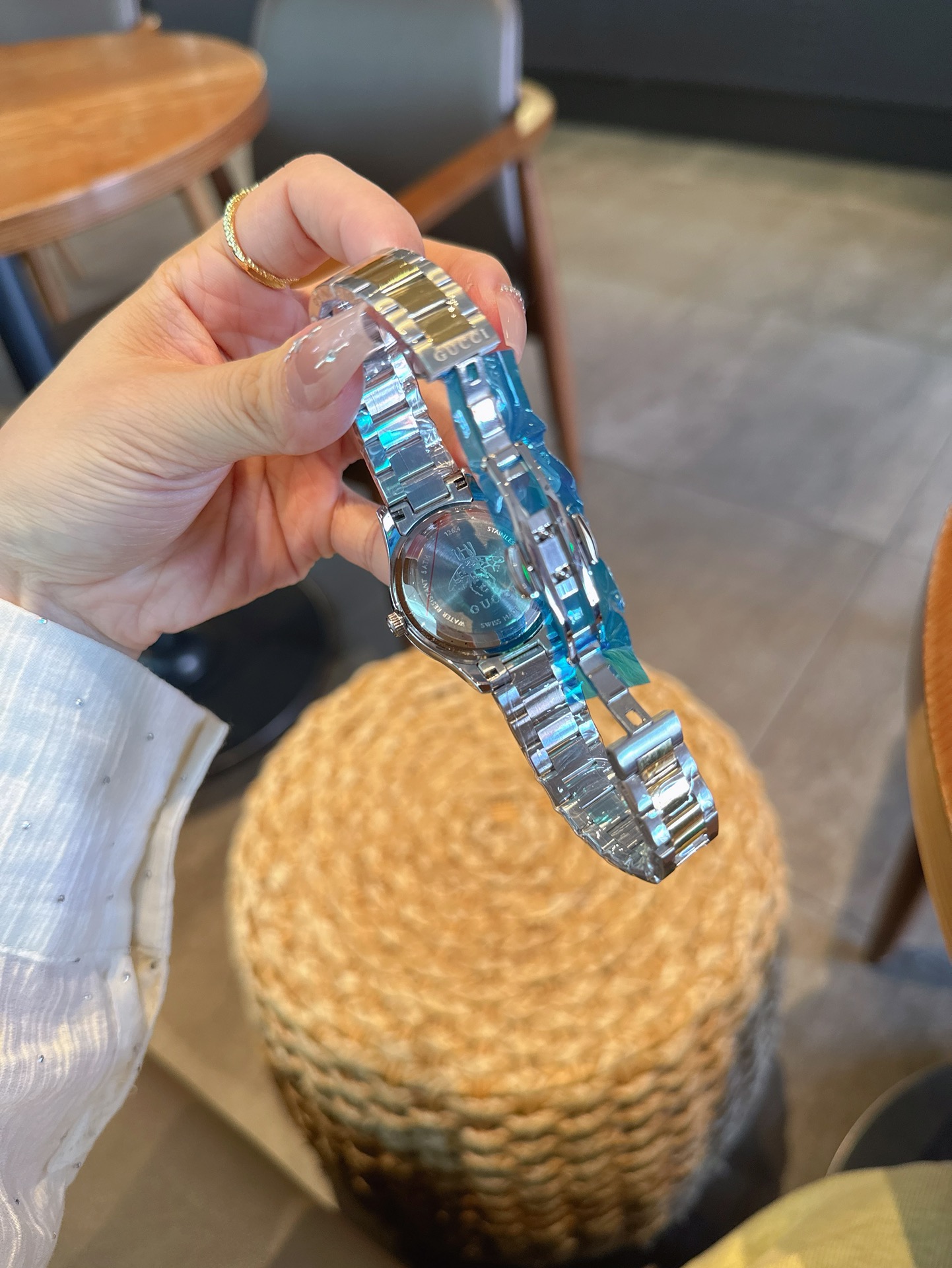 グッチ 腕時計 白偽物 蜜蜂こくいん ウォッチ 防水 ビジネス Gタイムレス ファッション ゴールドバンド_4