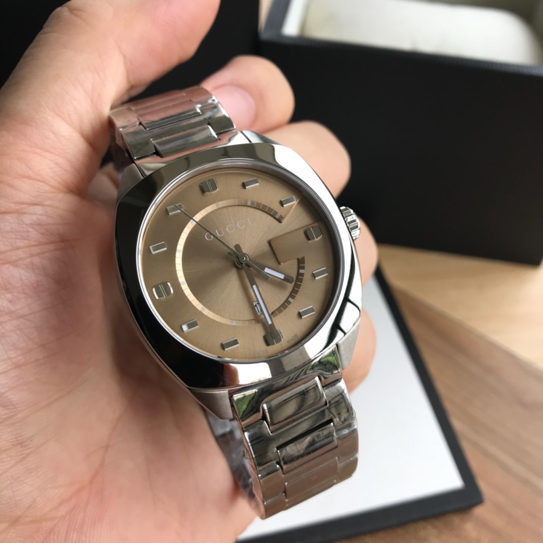 グッチ 時計偽物 防水 ウォッチ 紳士  Gタイムレス スチールバンド ハンサム 通勤 ブラウン_3