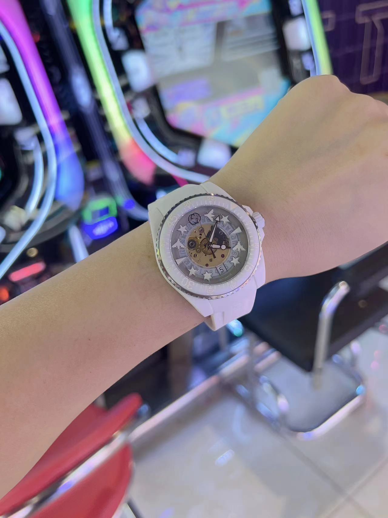 数量限定の爆買 グッチ 革 時計偽物 ダイヴ 防水 ウォッチ  プリント 夜光 多色可選_5