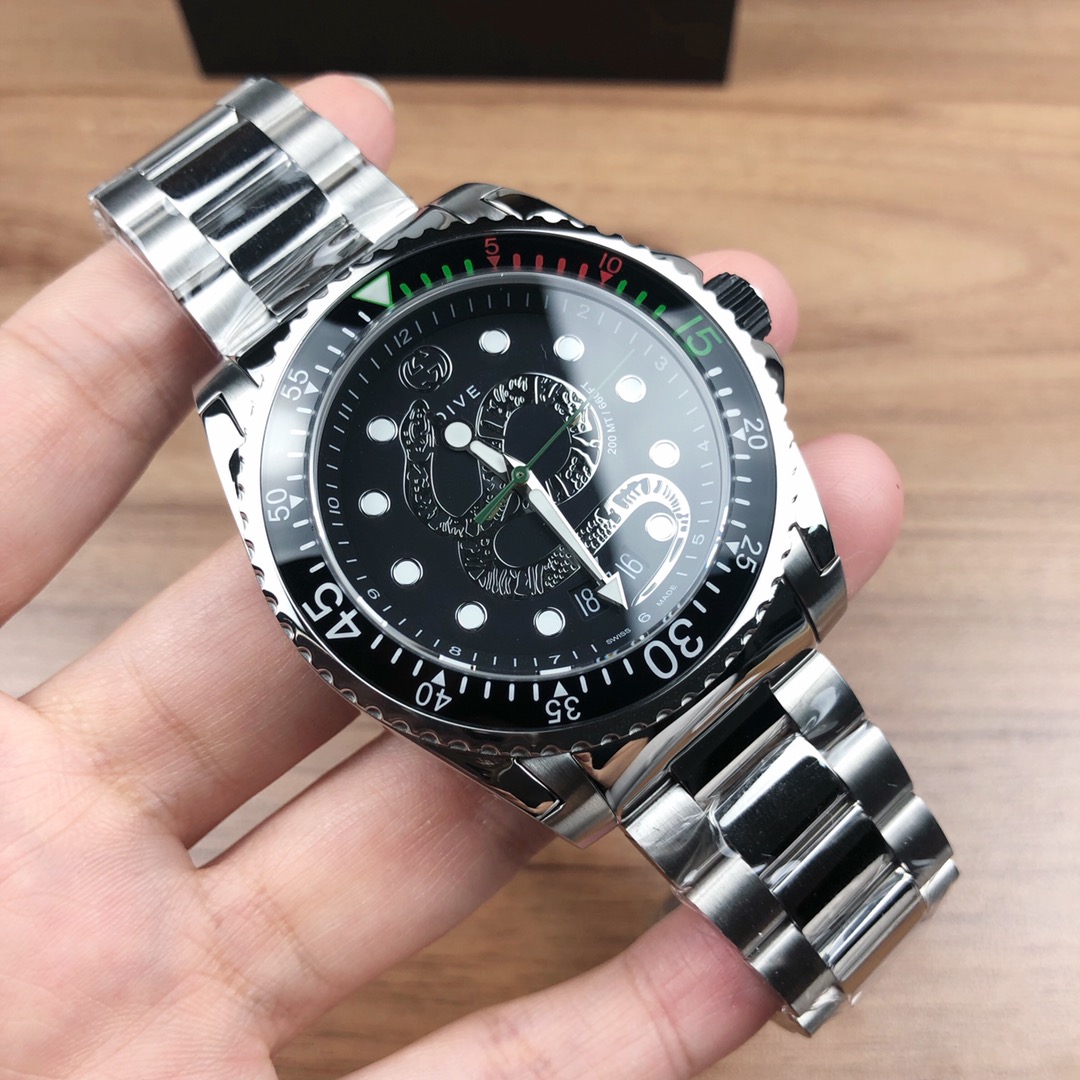大人気でお買い得な グッチ 腕時計 黒コピー ウォッチ 防水 ダイヴ 泳ぎ メンズ 紳士 ブラック_2