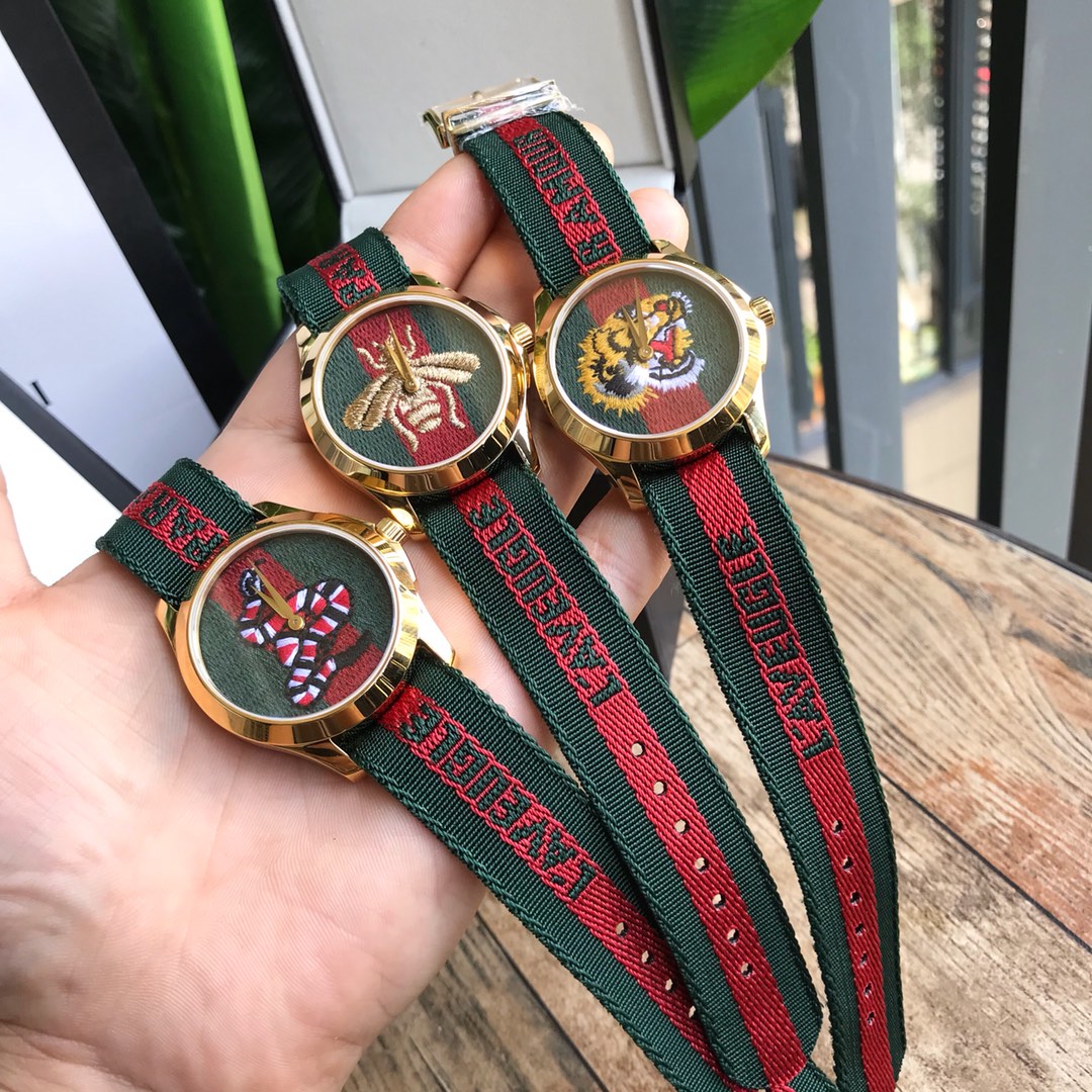 お洒落！独特 グッチ 腕時計 デジタルコピー ウォッチ 防水 ダイヴ 泳ぎ ドラエモン  紳士 刺繍 ゴールドケース_1