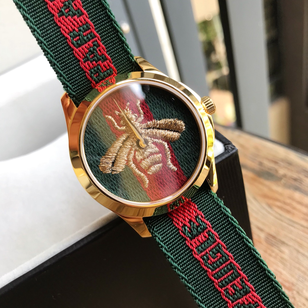お洒落！独特 グッチ 腕時計 デジタルコピー ウォッチ 防水 ダイヴ 泳ぎ ドラエモン  紳士 刺繍 ゴールドケース_2