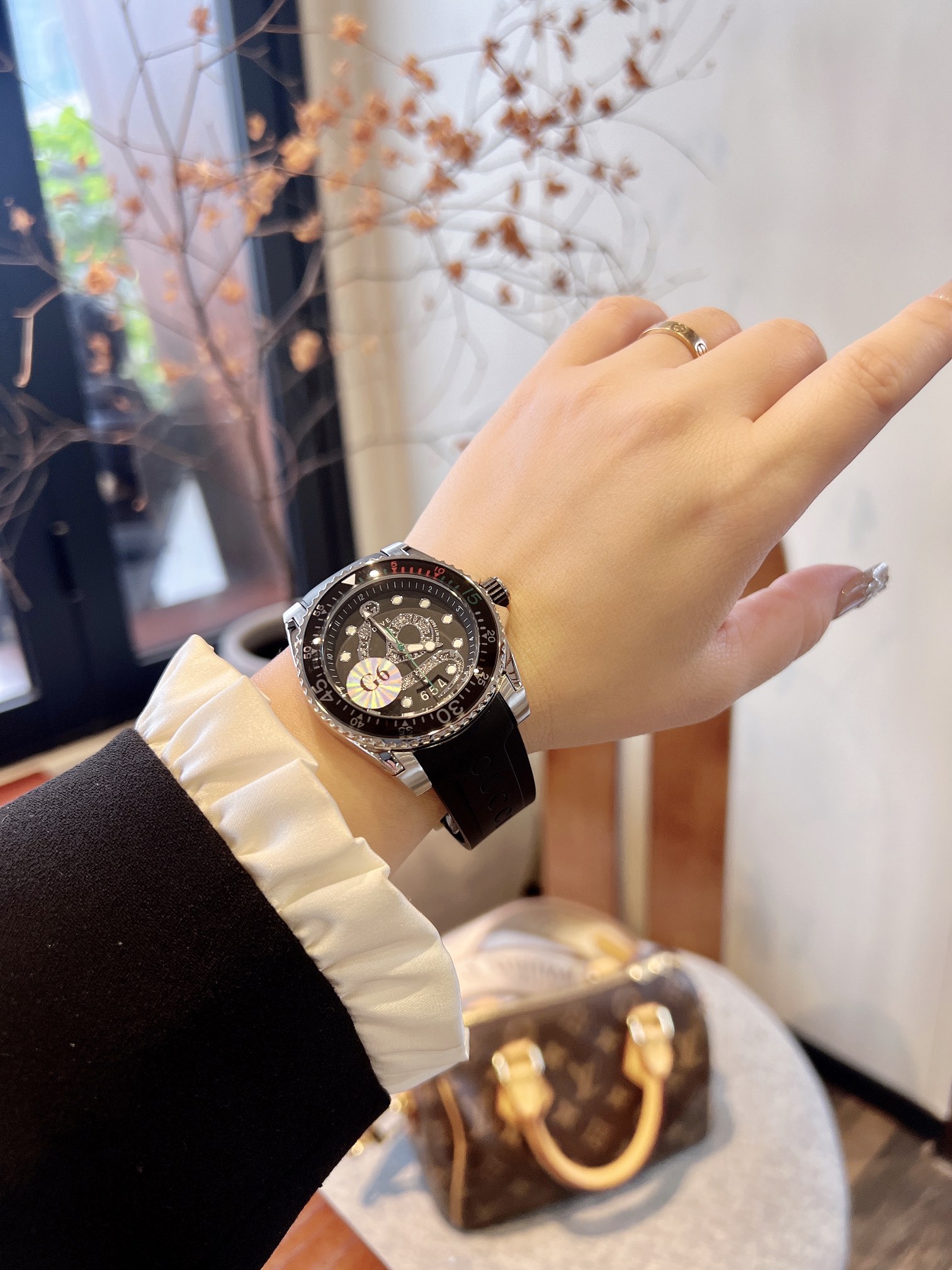 最新到着‼グッチ 買い物偽物 ウォッチ 防水 ダイヴ 泳ぎ ドラエモン  紳士 ゴムバンド ブラック_6