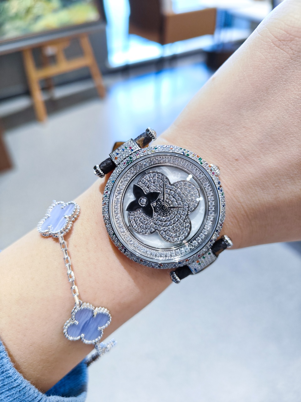 超激得の新品 ルイヴィトンジュエリーレディ偽物 ウォッチ 腕時計 ダイヤ飾り 本革 キラキラ 優雅 多色可選_3