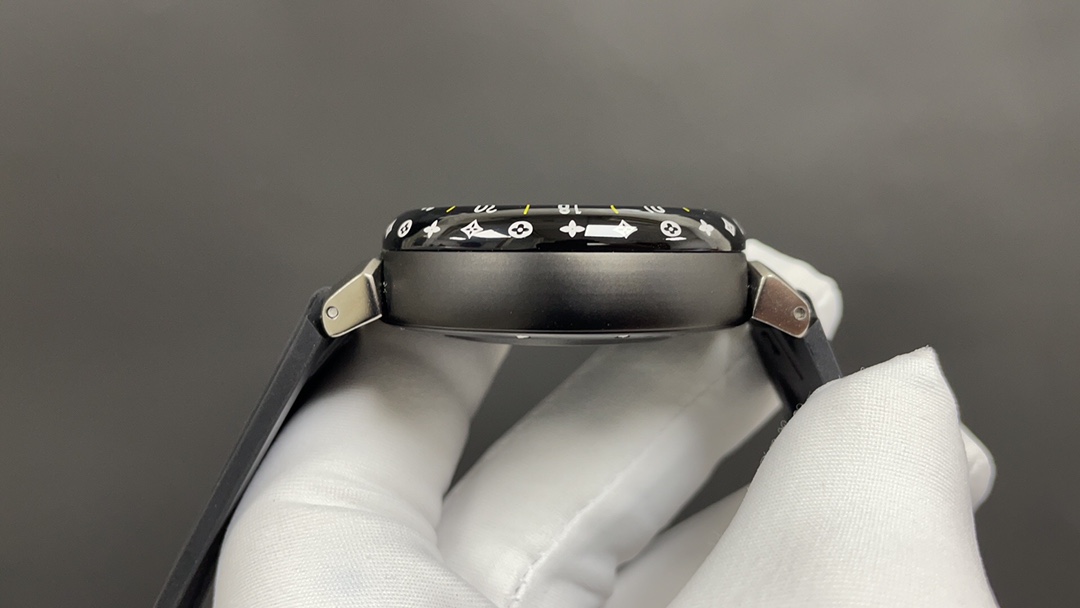 華やかな雰囲気 ルイヴィトン 腕時計 おすすめN級品 スマートウォッチ 防水 シンプル ブラック_7