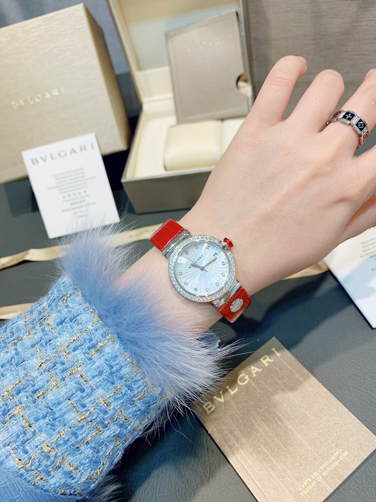 お洒落！ブルガリ時計 ムーブメント偽物 防水 ウォッチ 本革 レザー ダイヤモンド飾り 多色可選_6