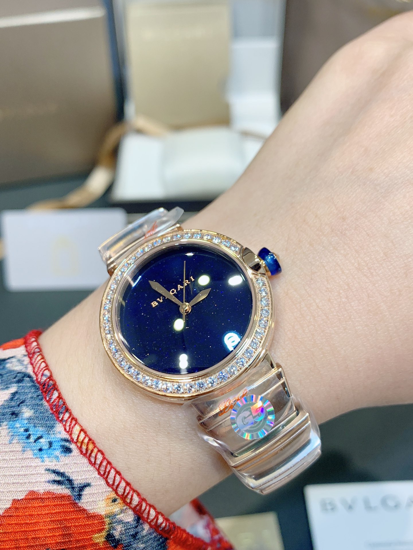 腕時計 ブルガリブルガリ偽物 ルチェア 防水 優雅 ウォッチ スチールバンド ダイヤ飾り ゴールドケース_7