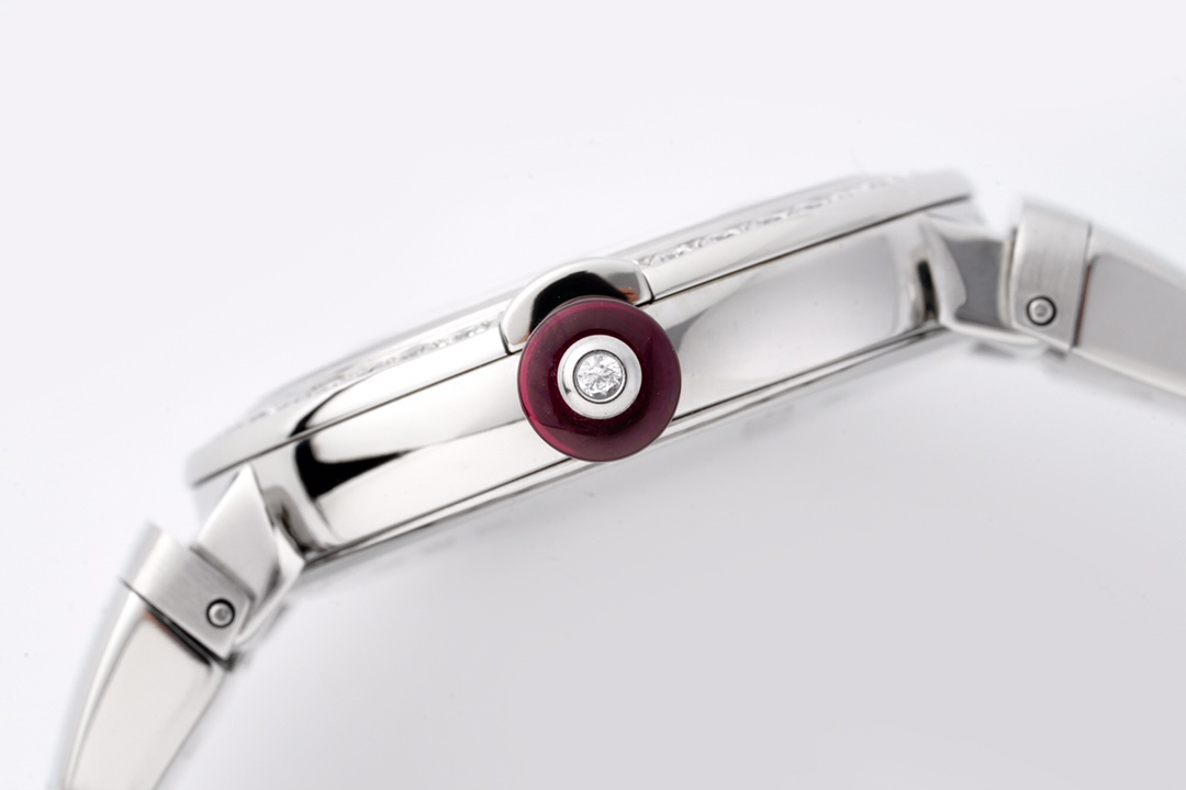 BVLGARI 魅力的なスタイル ブルガリ 腕輪偽物 ウォッチ 防水 ルチェア ダイヤ飾り 薄い グリーン_5