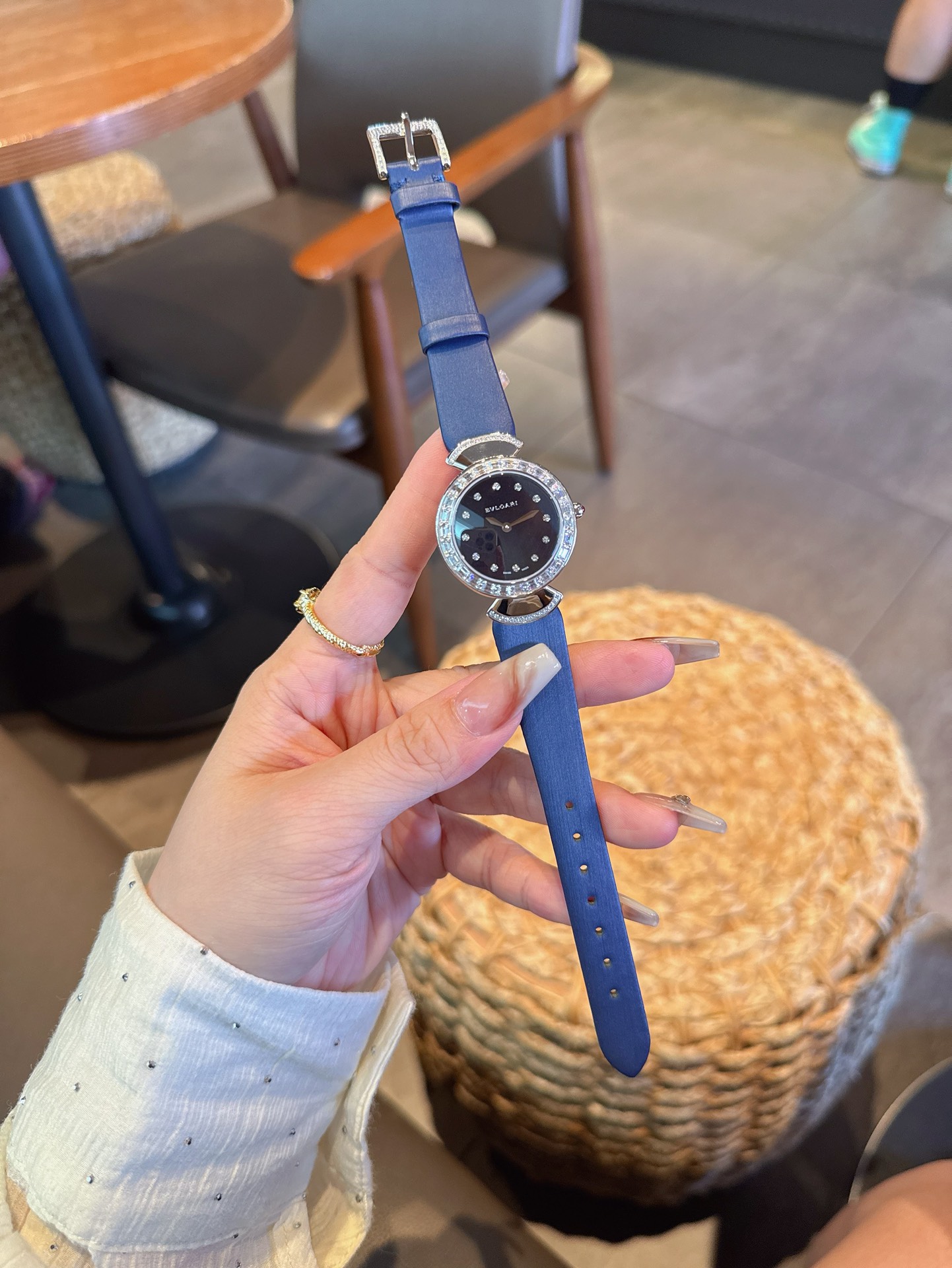 ブルガリ 腕時計 ビーゼロワン偽物 ウォッチ ディーヴァズ ドリーム 防水 優雅 青いバンド ブラック_4