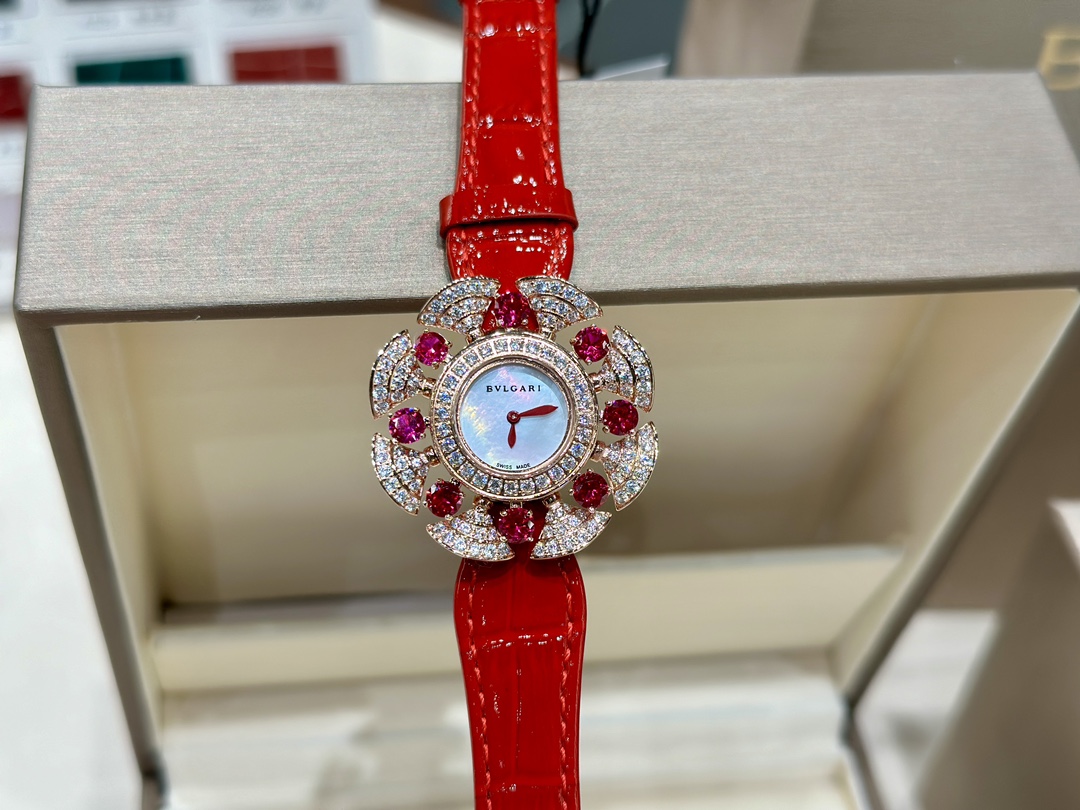 ブルガリ ブルガリブルガリ 時計N級品 ウォッチ ジュエリー 防水 宝石飾り ダイヤモンド レッド_12