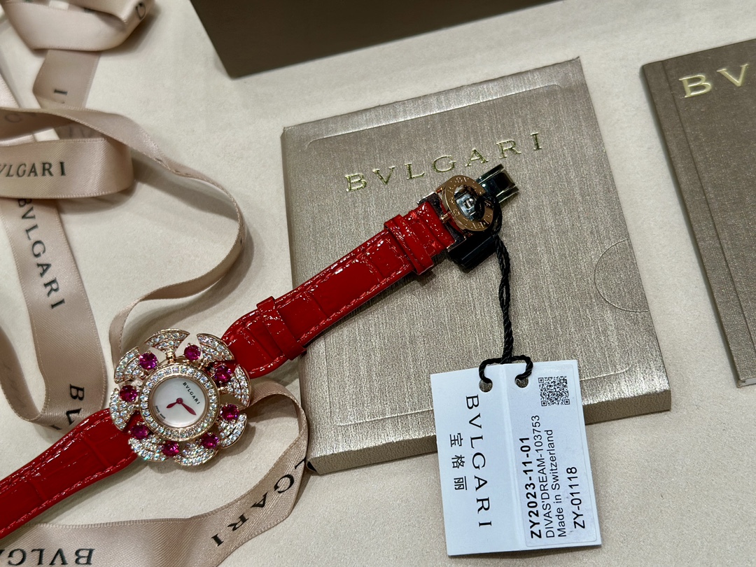 ブルガリ ブルガリブルガリ 時計N級品 ウォッチ ジュエリー 防水 宝石飾り ダイヤモンド レッド_14