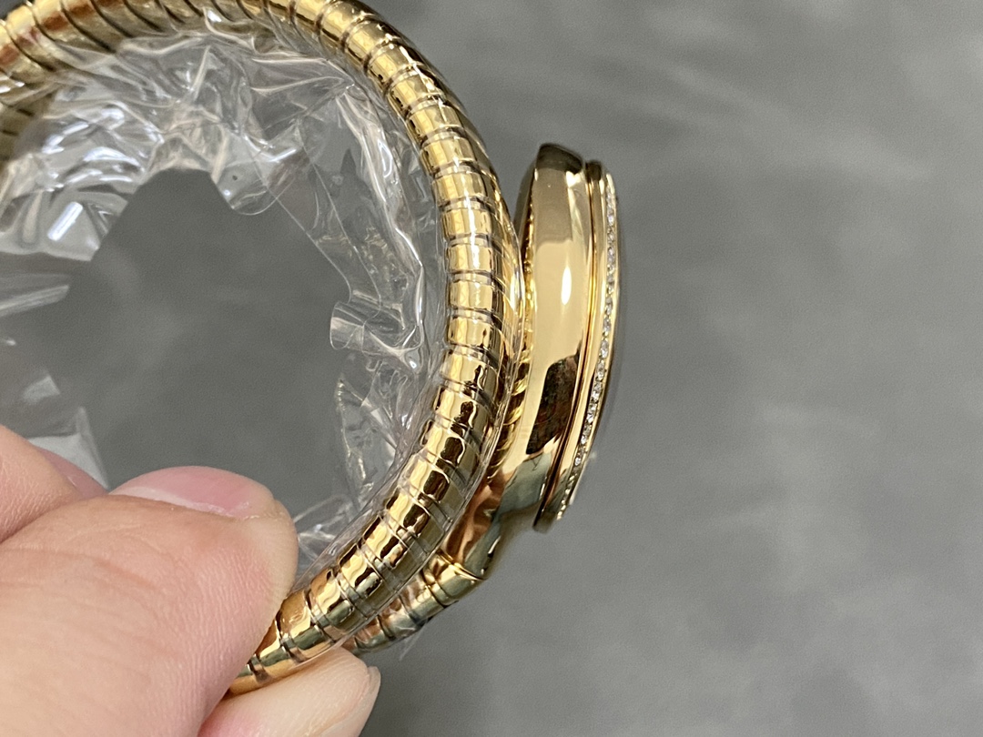 お買い得品 オメガ ブルガリコピー セルペンティ ウォッチ 蛇かたち 優雅 シンプル ゴールドケース ブルー_4