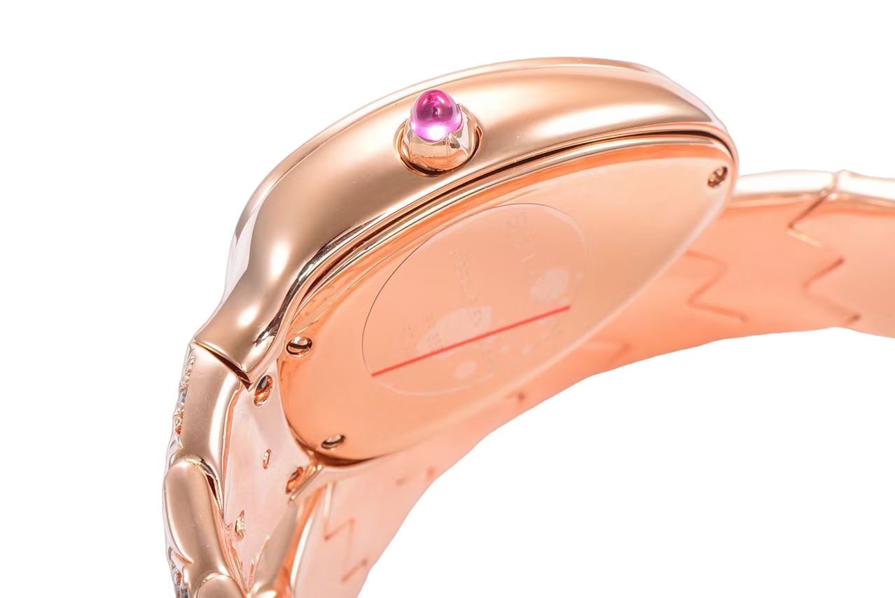 BVLGARI ブレスレットウォッチ偽物 薄い セルペンティ ウォッチ 蛇かたち 魅力 ダイヤ ホワイト_8
