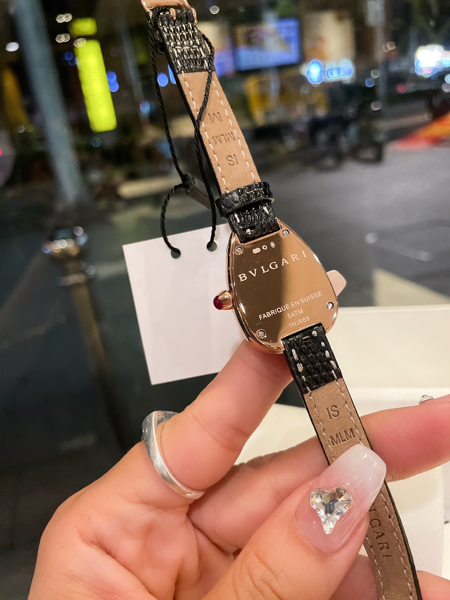 個性的な ブルガリ 薄型スーパーコピー 薄い セルペンティ ウォッチ 蛇かたち 魅力 革バンド 多色可選_8