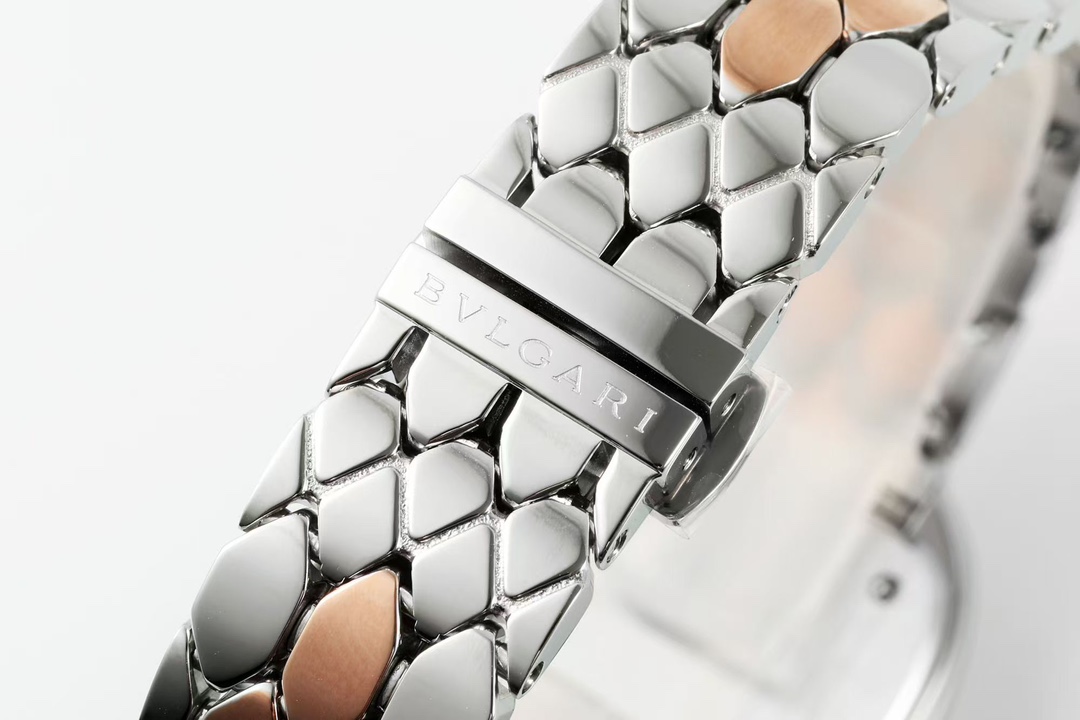 BVLGARI オメガ ブルガリ偽物 ダイヤモンド飾り 魅力 セルペンティ ウォッチ 蛇かたち ブラック_9