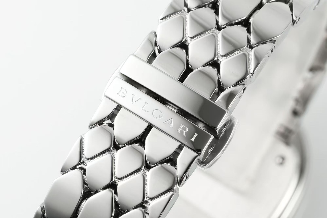 BVLGARI ブルガリ 時計 モテ るコピー ダイヤモンド飾り 魅力 セルペンティ ウォッチ 蛇かたち ブラック_9