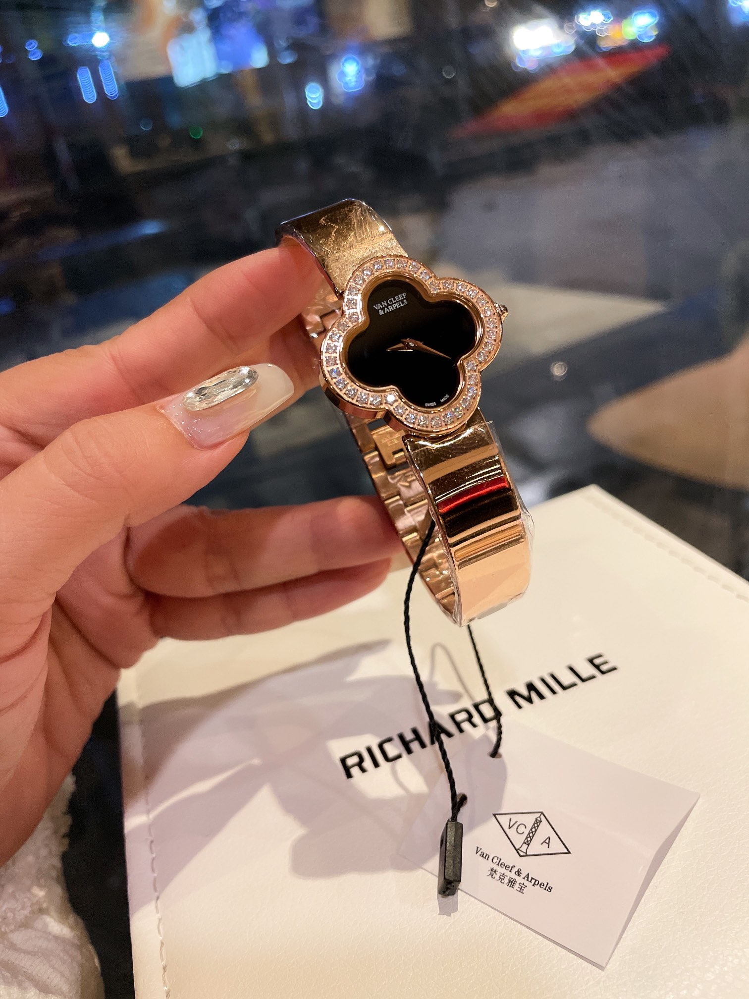ヴァン クリーフ&アーペル 時計スーパーコピー 優雅 四つ葉 ブレスレット 腕時計 アルハンブラ ウォッチ 多色可選_2