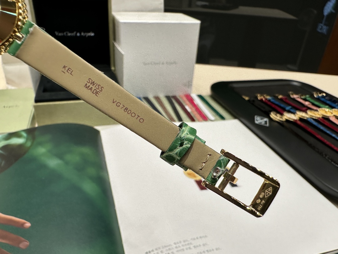 人気流行品 ヴァンクリーフ&アーペル 本社偽物 腕時計 ウォッチ ペルレ ファッション感 グリーン_8