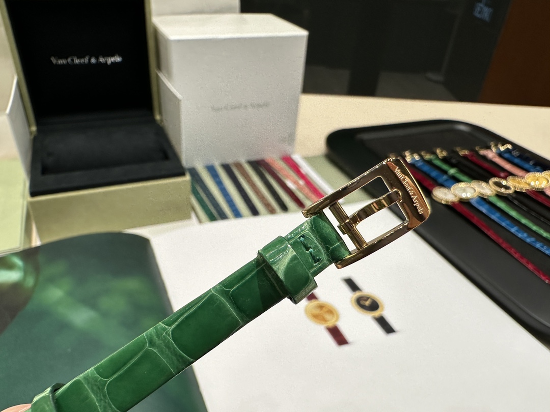 数量限定の爆買 ヴァンクリーフ&アーペル ロゴコピー 腕時計 ウォッチ ペルレ 優雅レディ グリーン_7