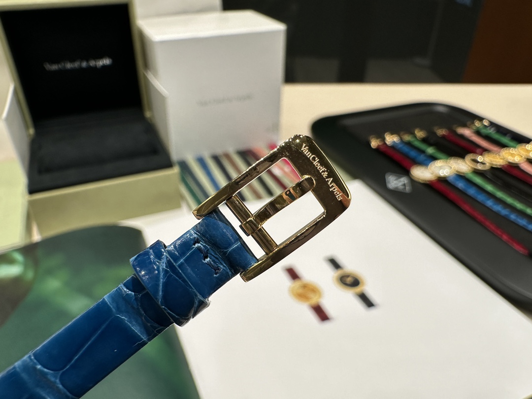 超激得の新品 ヴァンクリーフアーペル ロングネックレス激安通販 腕時計 ウォッチ ペルレ 優雅レディ ブルー_7