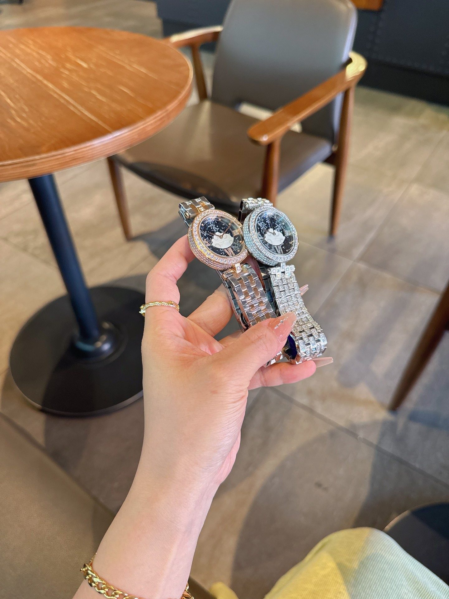 ヴァンクリーフ&アーペル 伊勢丹コピー スチールバンド 腕時計 ウォッチ ポエティック ダイヤ飾り 多色可選_3
