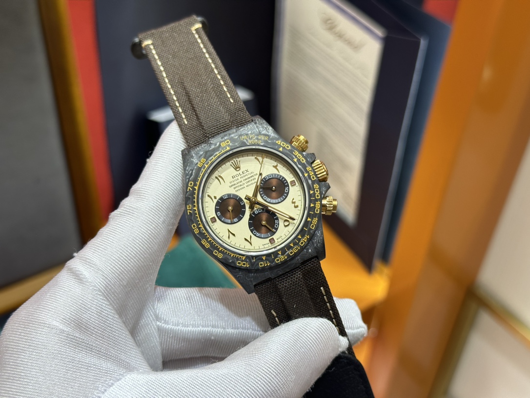大得価のロレックス デイトナ 116508スーパーコピー 防水 ウォッチ 腕時計 ファッション感 イエロー_3